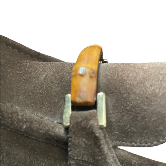 Vintage Gucci loafers. Brown suede with signature bamboo. Size 8 B width - Picture 13 of 15